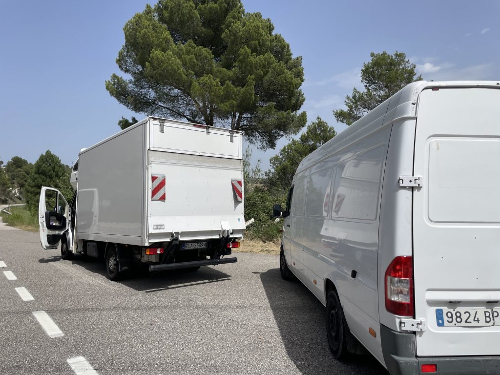 TRANSPORTE CARROZADO 3500kg PLATAFORMA ELEVADOR, SOPORTE LOGISTICO, AYUDA LOGISTICA, EMPRESA LOGISTICA, EMPRESA TRANSPORTE, TRANSPORTE CARROZADO 3500kg 3500MMA, plataforma elevadora furgoneta.